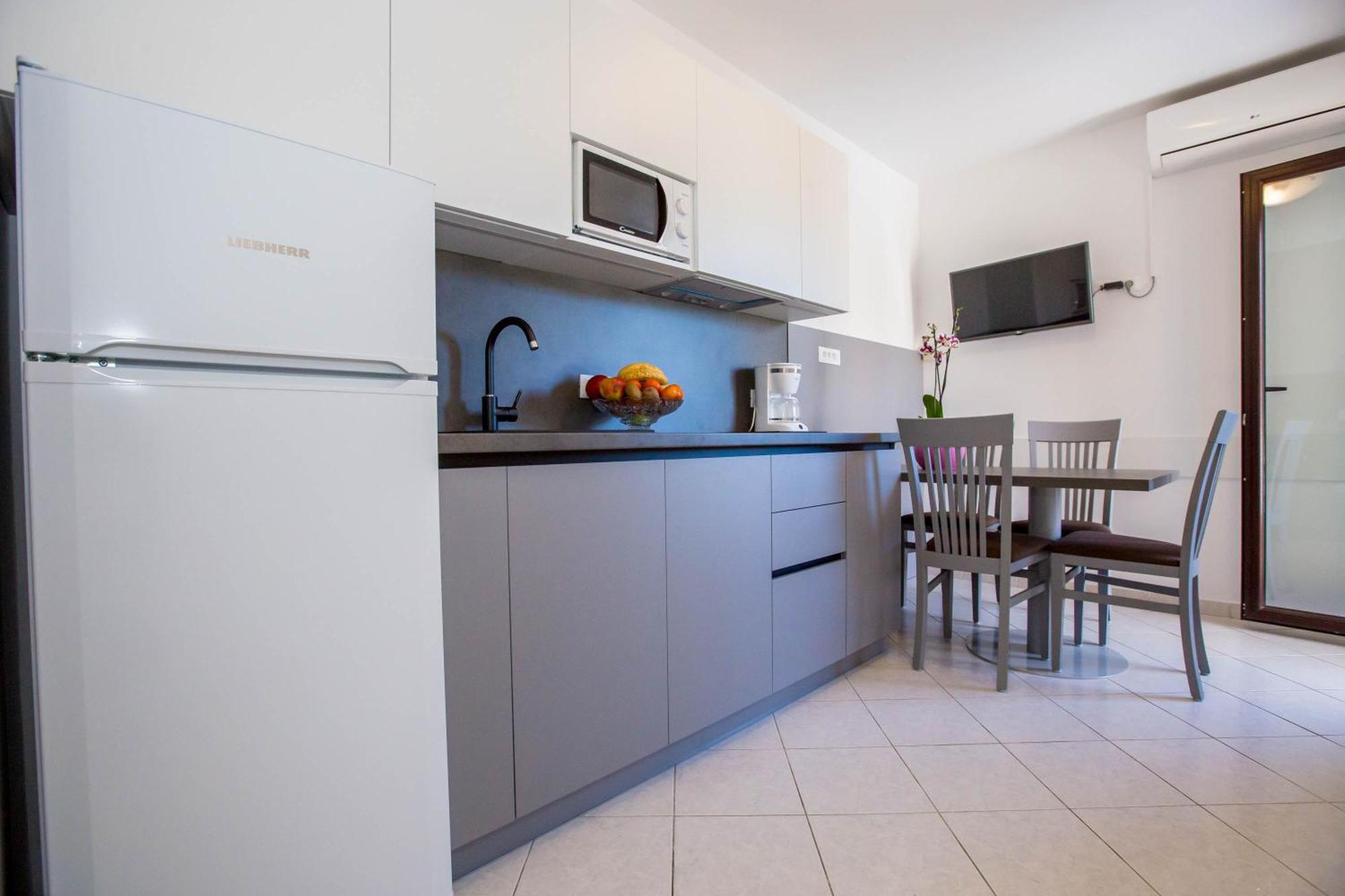 Apartments Marija Фунтана Екстериор снимка