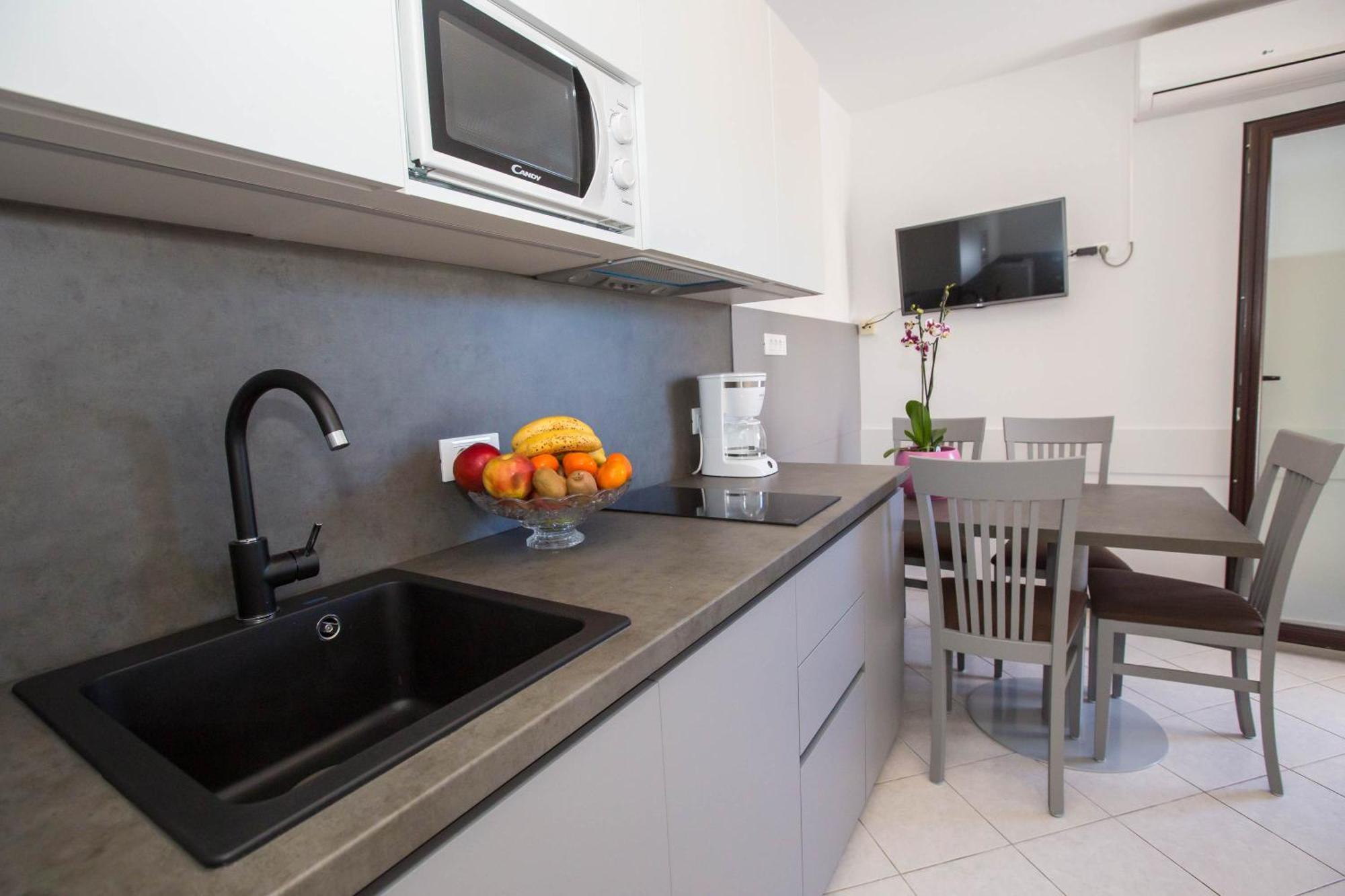 Apartments Marija Фунтана Екстериор снимка